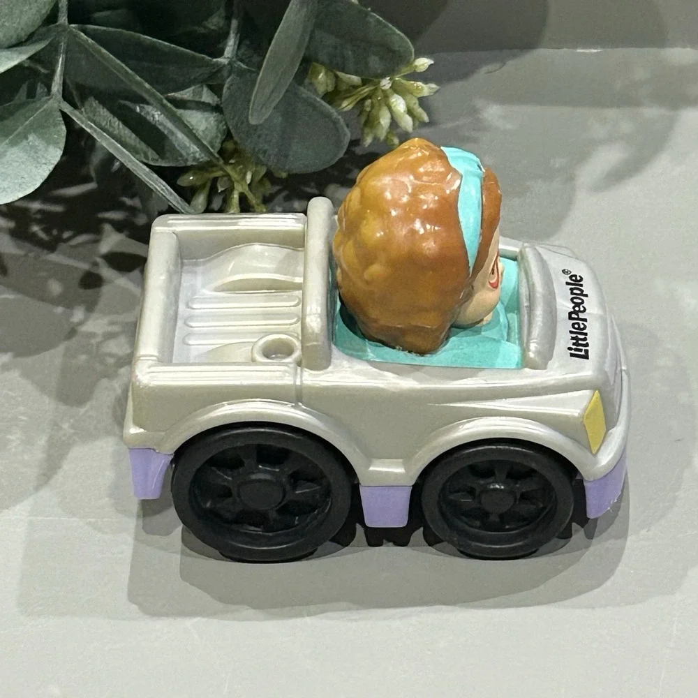 Fisher Price‎ Little People Wheelies Maggie Gray & Purple Pickup Truck 2009